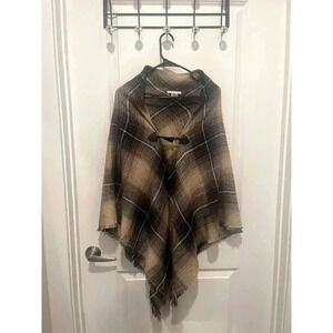 Max Studio Poncho/ Cape Shaw Wrap Plaid Print With Closure.